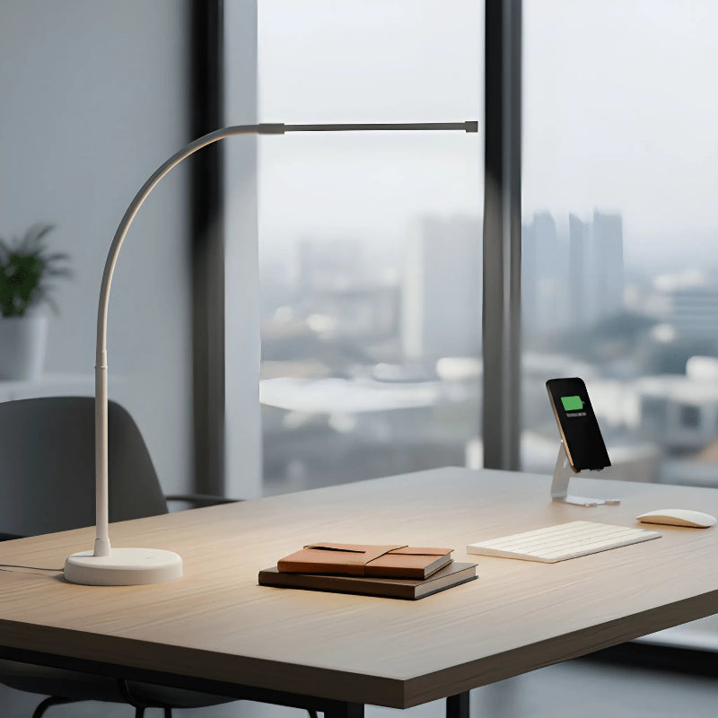 Lampe de Bureau LED Flexible Lumen sur un bureau 
