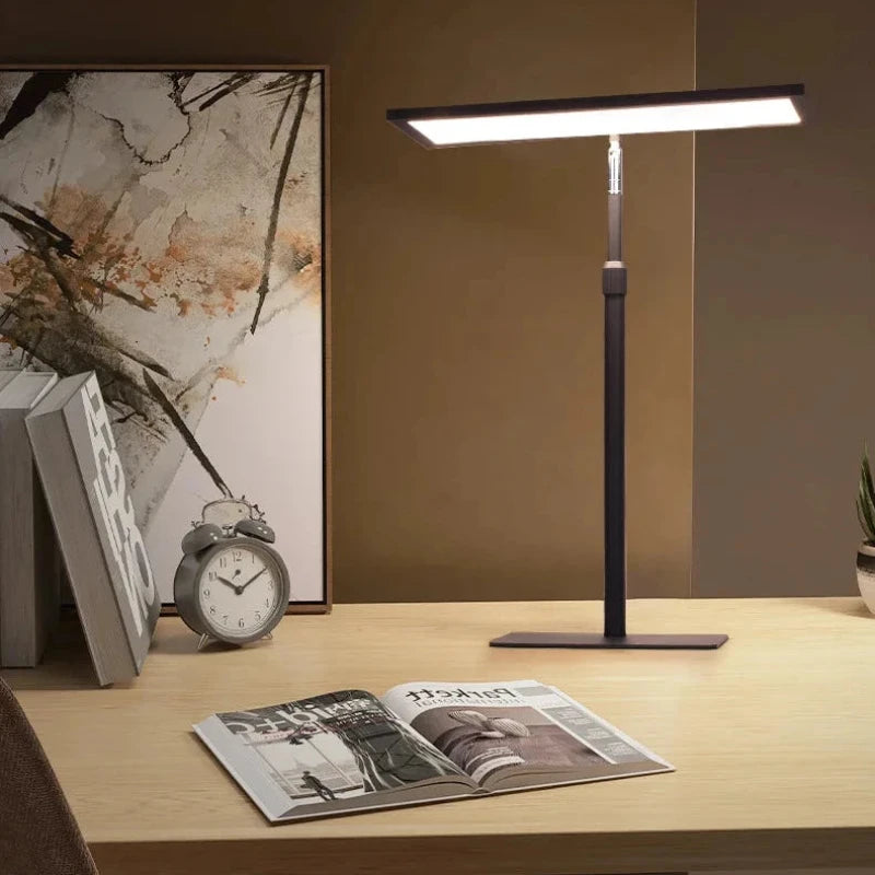 Lampe de Bureau LED Rectangle sur un bureau clair
