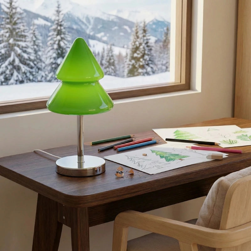 Lampe de Bureau Sapin Vert sur un bureau enfant