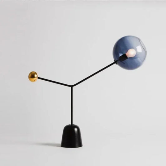 Lampe de Bureau Design Moleculaire sur fond blanc
