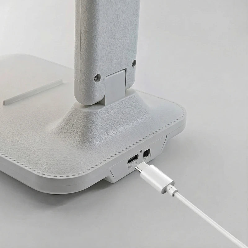 Branchement USB-C de la Lampe de Bureau LED Dimmable