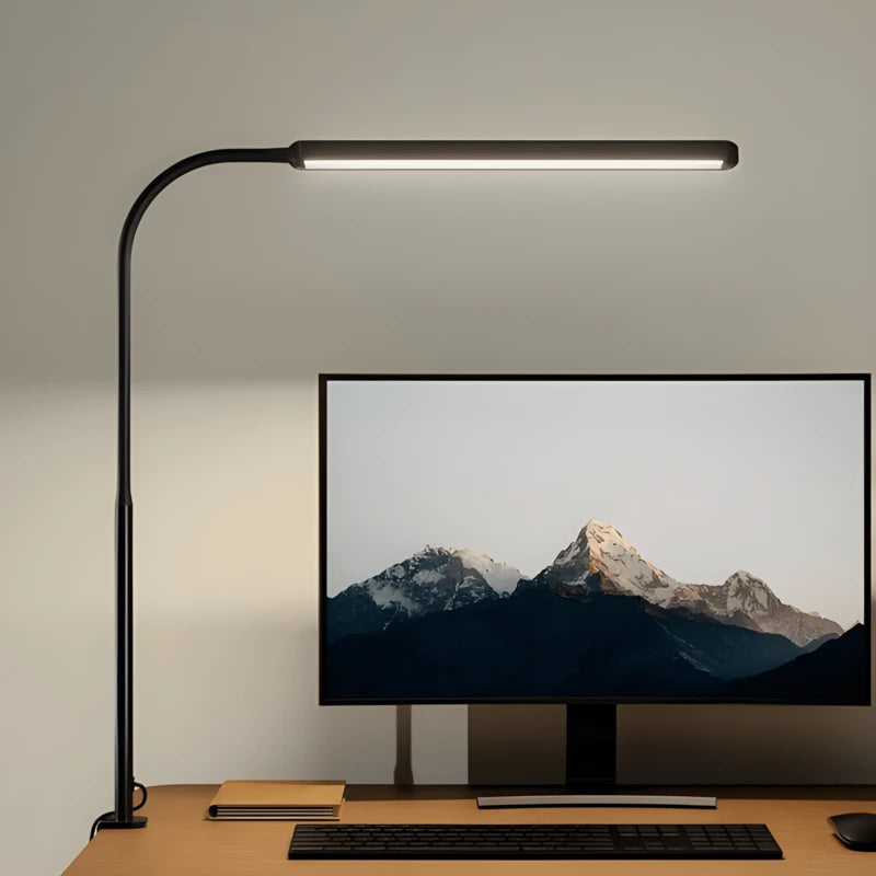 Lampe de Bureau LED à Pince Flexible 360° sur un bureau