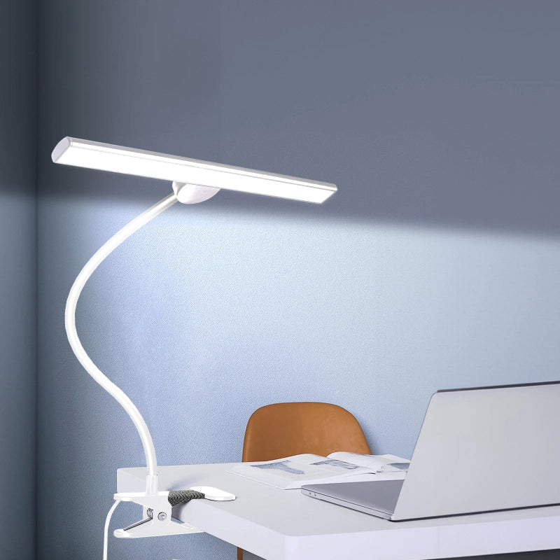 Lampe de Bureau LED à Pince 10W blanche sur un bureau blanc