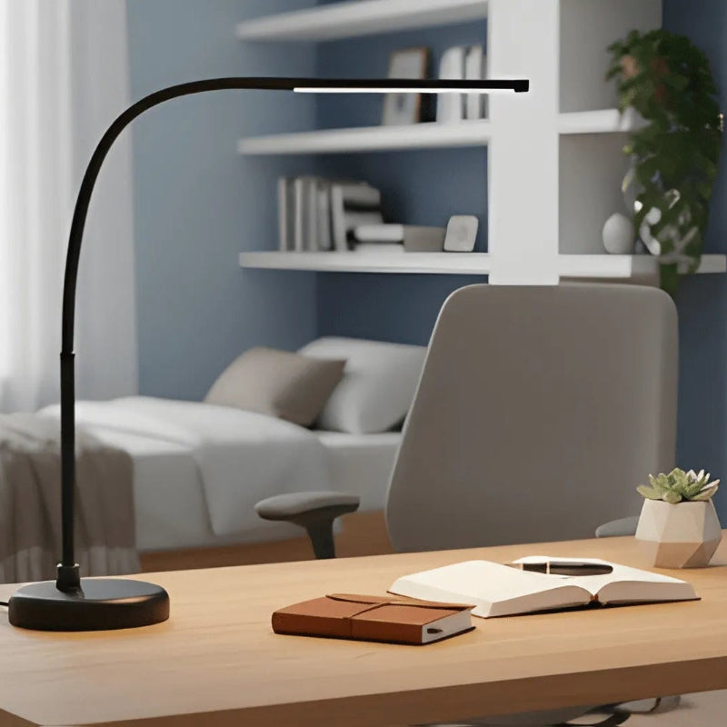Lampe de Bureau LED Flexible Lumen au-dessus d'un espace de travail