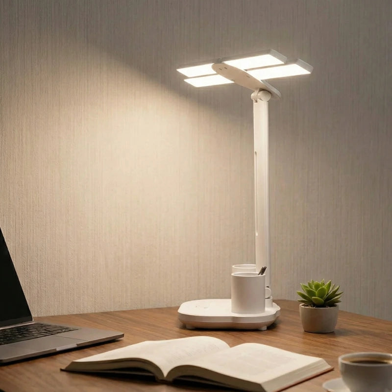 Lampe de Bureau LED Sans Fil Multifonction sur le côté d'un bureau en bois