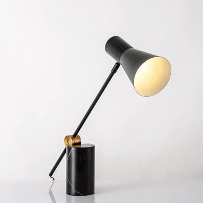 Lampe de Bureau LED & Marbre sur un bureau