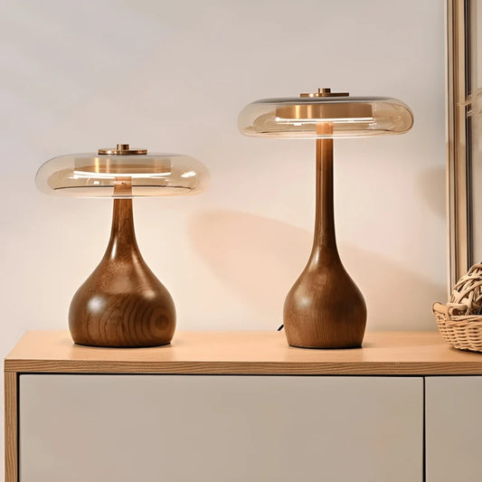 Lampe de Bureau Vintage Verre & Bois au-dessus d'un meuble/bureau en bois