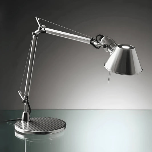 Lampe de Bureau Architecte sur un bureau en verre