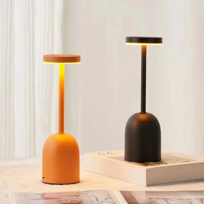 Lampe de Bureau LED à Intensité Variable noire et blanc